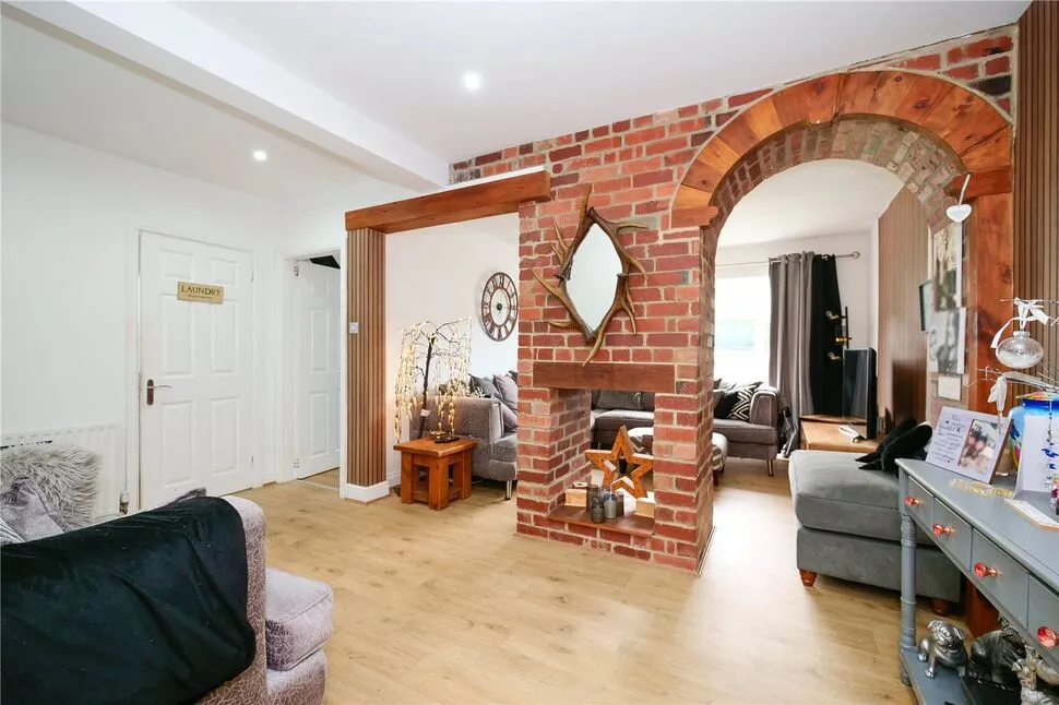 Central Avenue, Baildon, West Yorkshire, BD17, photo 5