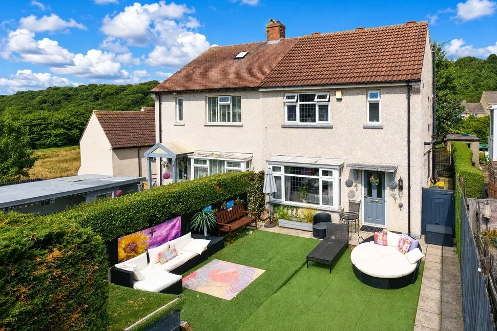 4 bed house for sale — Central Avenue, Baildon, West Yorkshire, BD17