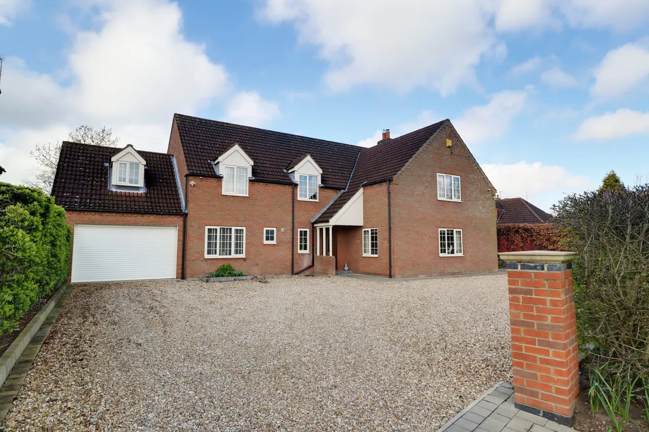 6 bed property for sale, Morton Road, Laughton, DN21