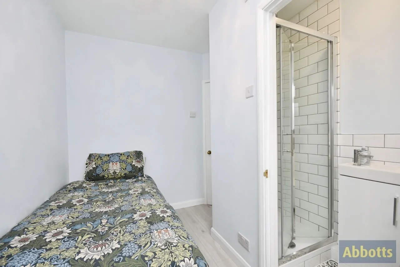 Shannon Avenue, Rayleigh, Essex, SS6, photo 11