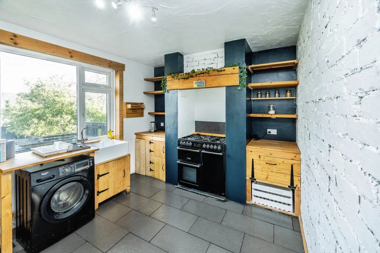 Sandene Drive, Huddersfield, HD4, photo 3
