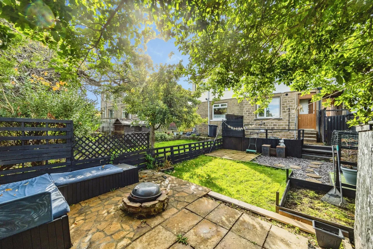 Sandene Drive, Huddersfield, HD4, photo 2