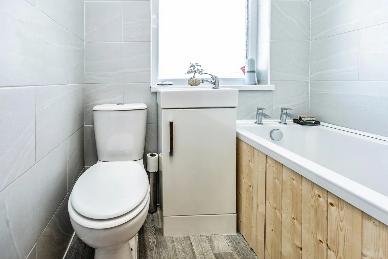 Sandene Drive, Huddersfield, HD4, photo 15