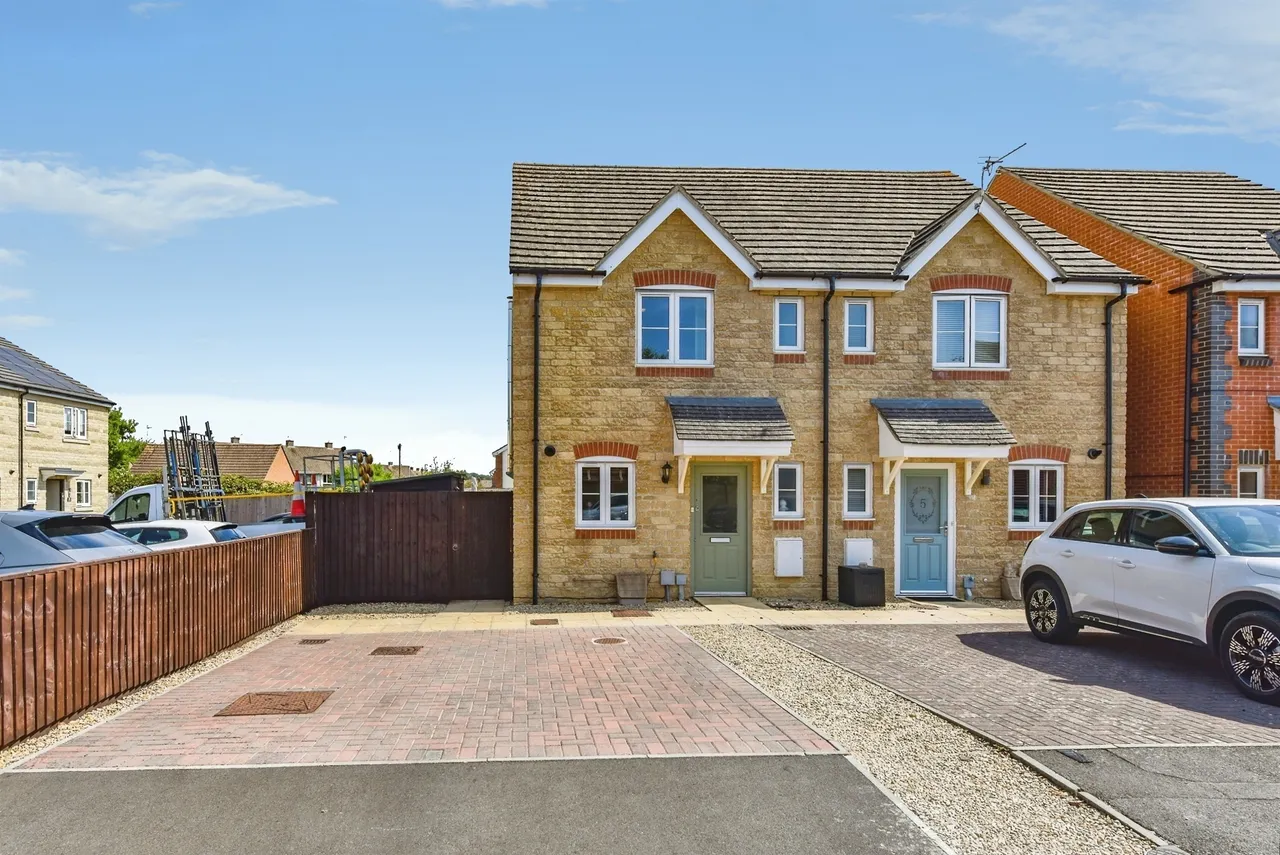 3 bed house for sale, The Gardens, Calne, SN11