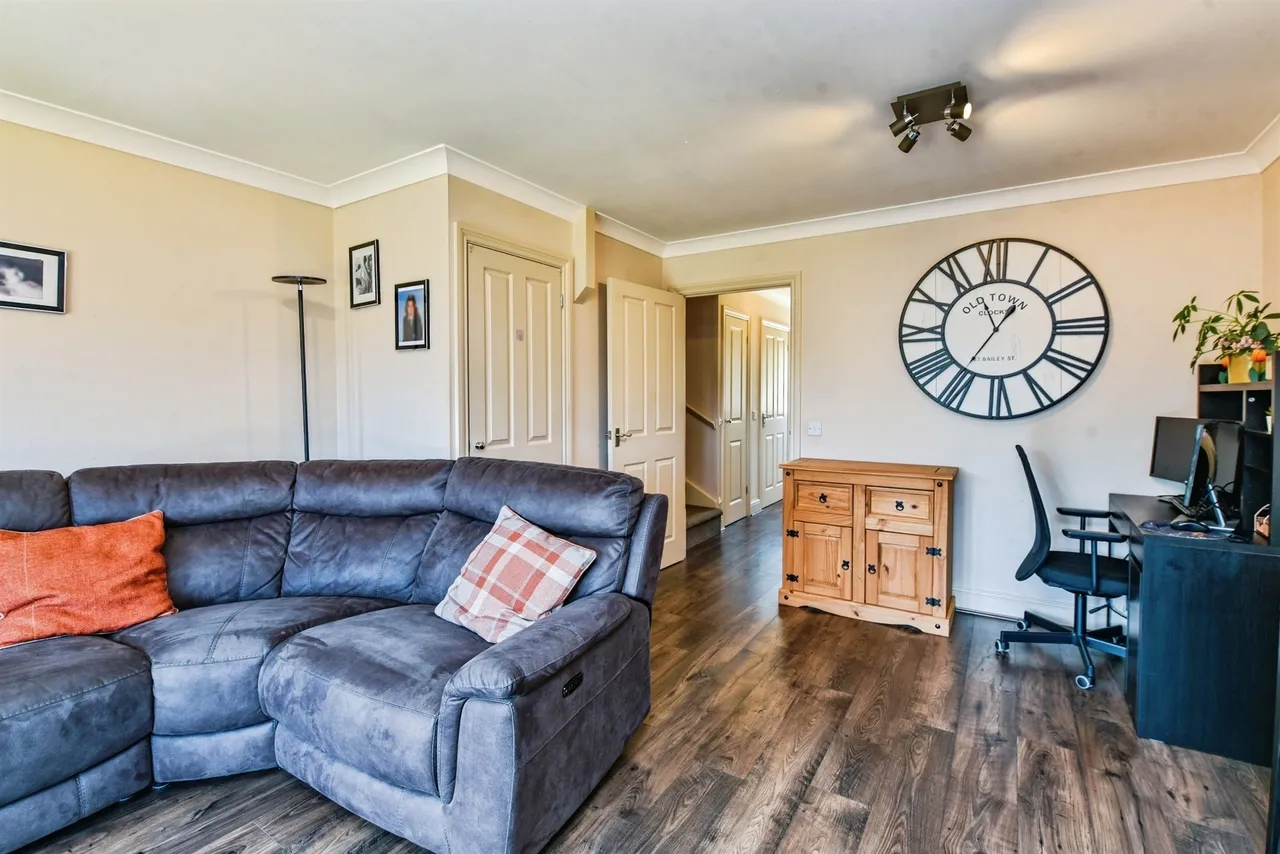 The Gardens, Calne, SN11, photo 4