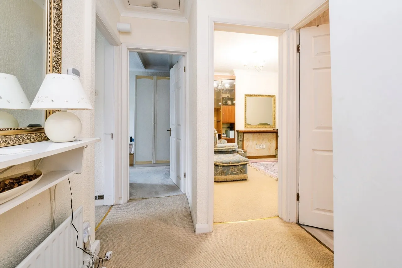 Berwick Road, Rainham, RM13, photo 9