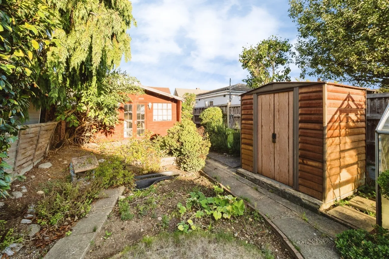 Berwick Road, Rainham, RM13, photo 12