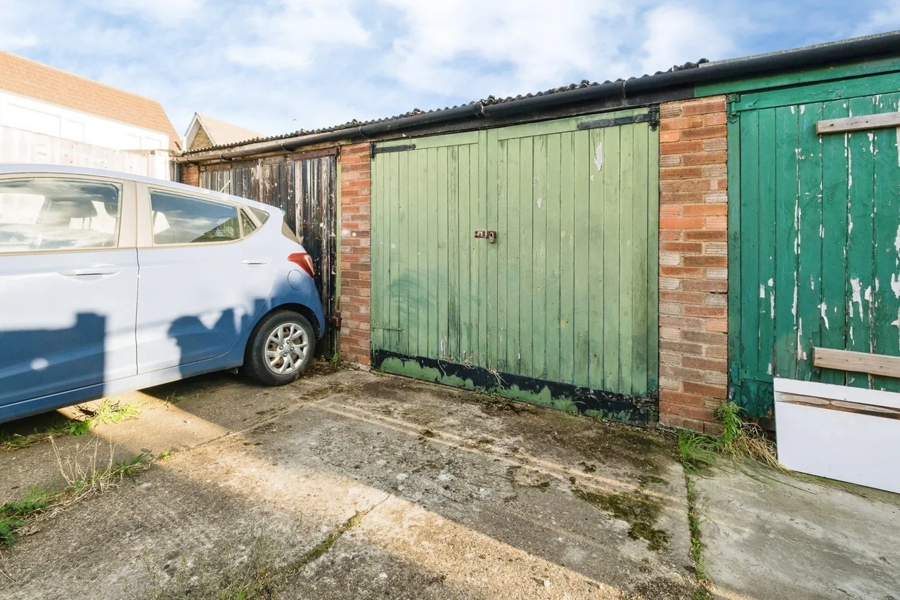 Berwick Road, Rainham, RM13, photo 7