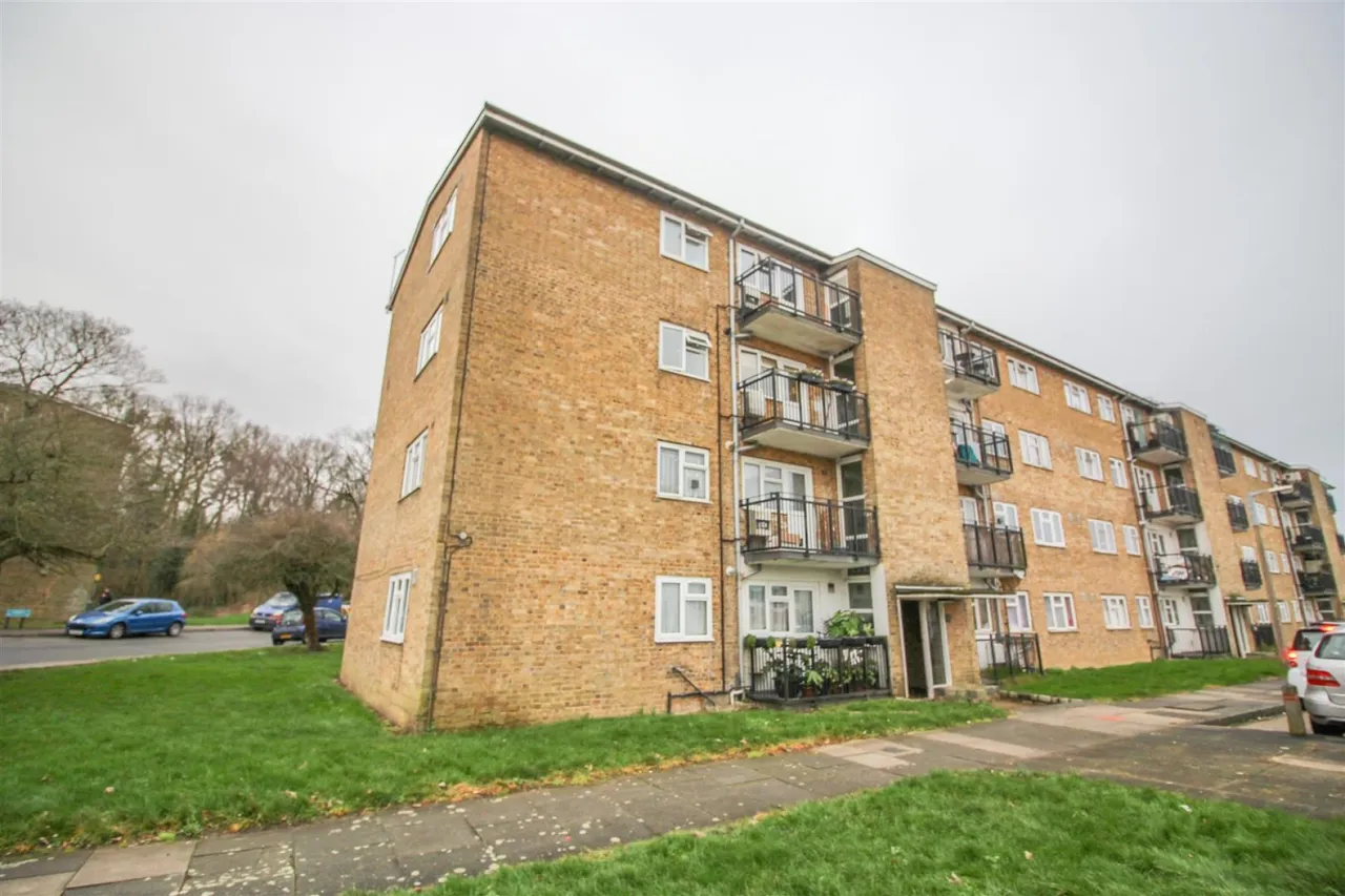 2 bed flat to rent, Ladyshot, Harlow, CM20