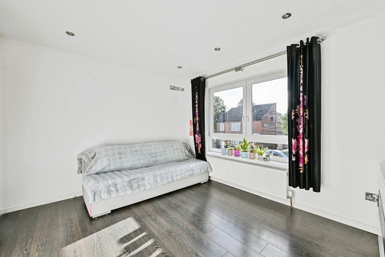 Oxbow Close, Nottingham, NG2, photo 2