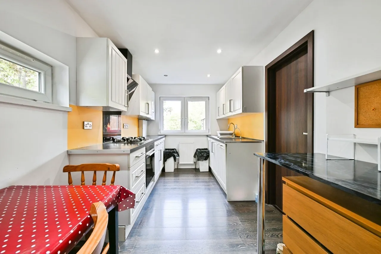 Oxbow Close, Nottingham, NG2, photo 3