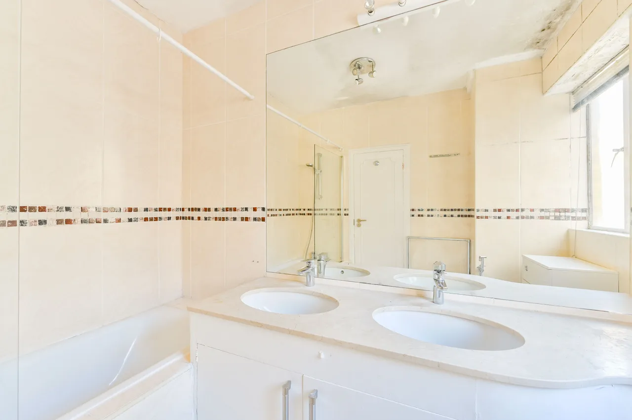4 Viceroy Court, 58-74 Prince Albert Road, London, photo 7
