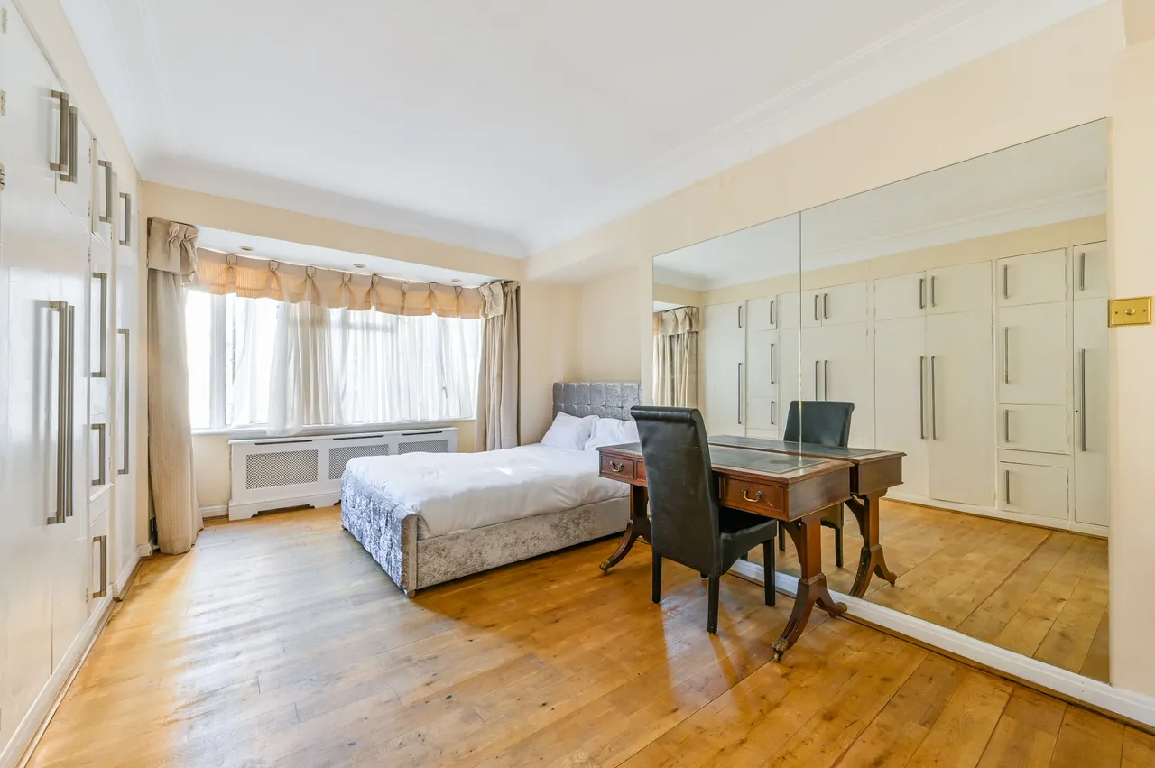 4 Viceroy Court, 58-74 Prince Albert Road, London, photo 6