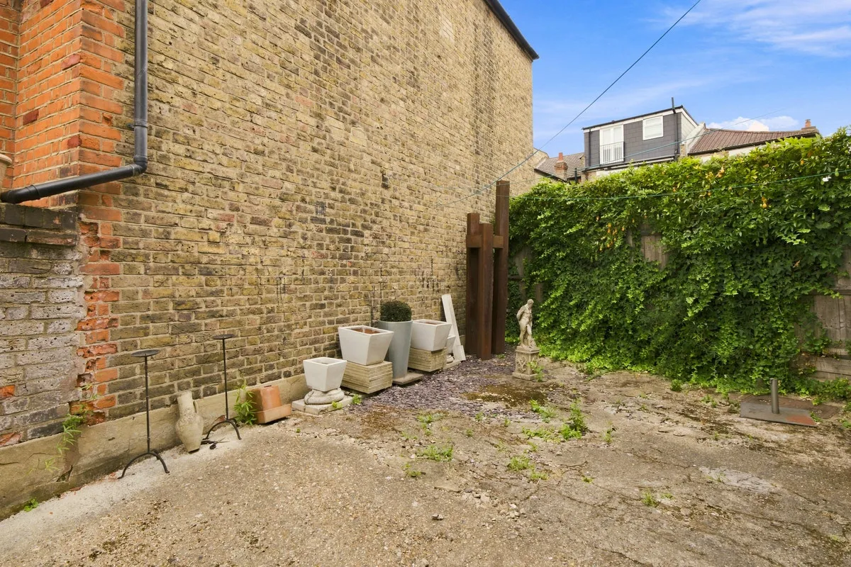 London, SW17, photo 11