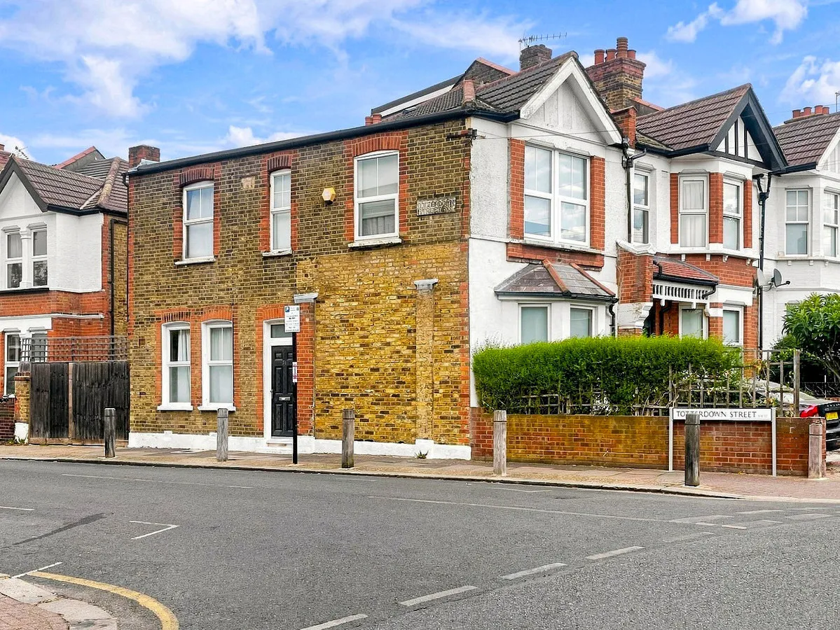 3 bed house for sale, London, SW17