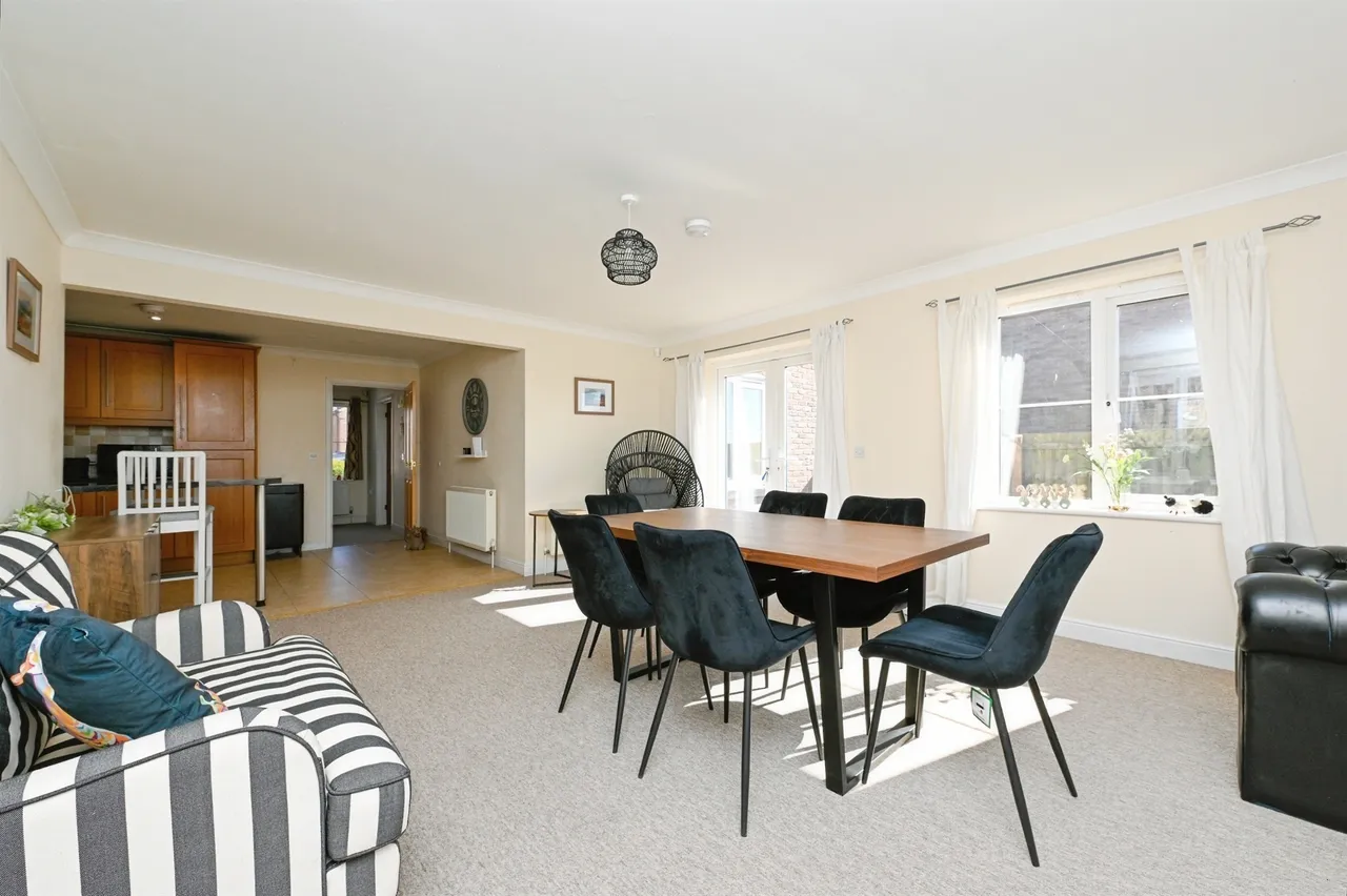 Ivy Close, Setchey, PE33, photo 3