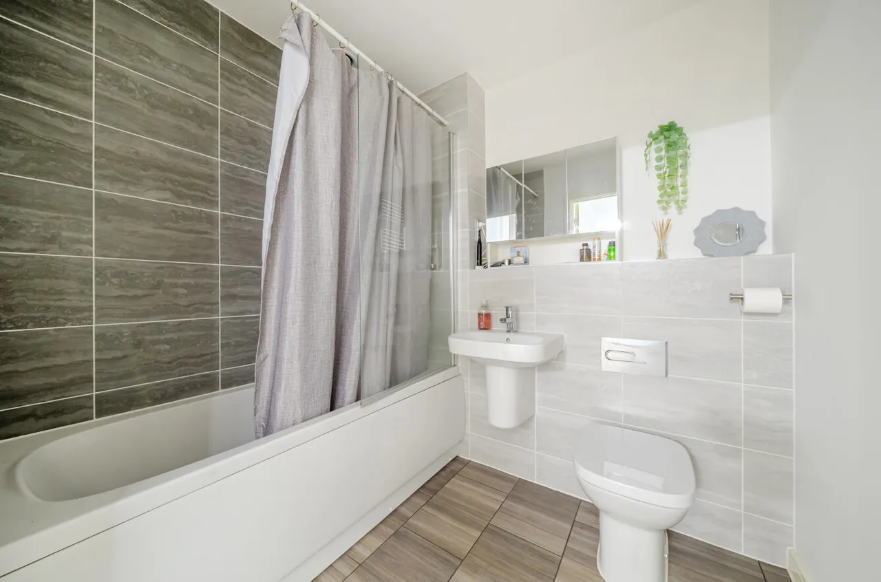 Wellington Road, Wokingham, RG40, photo 7