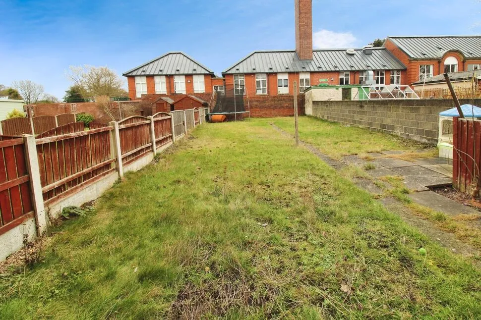 Fryston Road, Castleford, WF10, photo 8