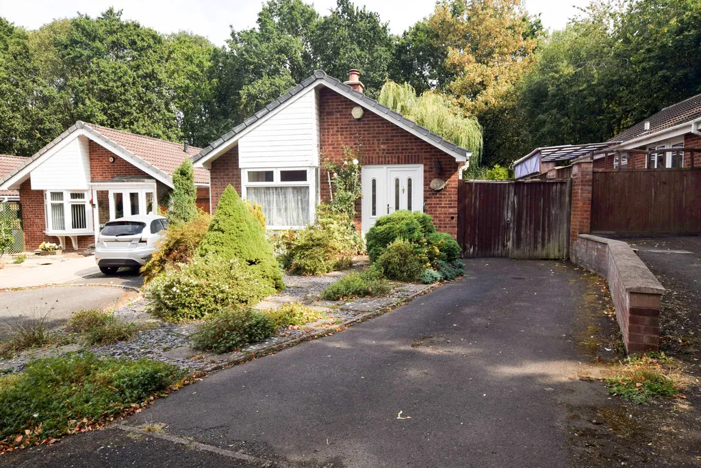 2 bed house for sale, Berberis Road, Leegomery