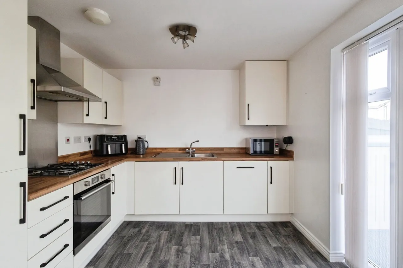 Keel Drive, HYDE, Cheshire, SK14, photo 3