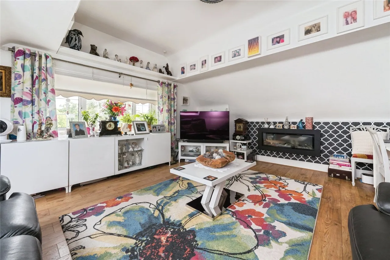 Elizabeth Close, West End, SO30, photo 3