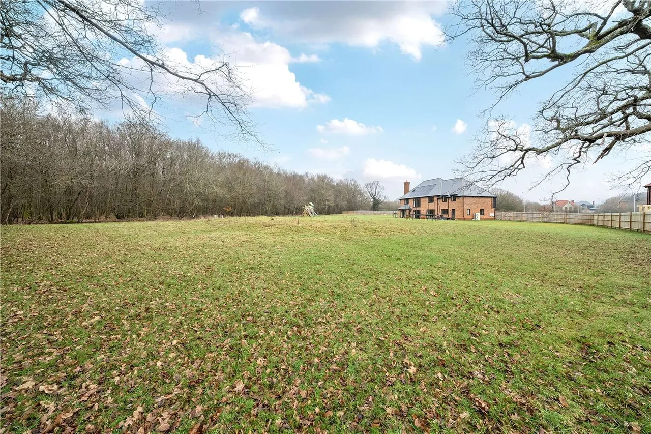 Bears Lane, Great Chart, Ashford, Kent, TN23 3US, photo 9