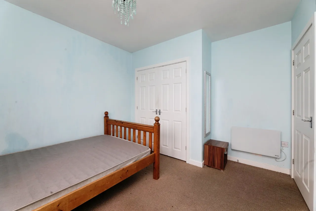 Royal Crescent, Ilford, IG2, photo 16