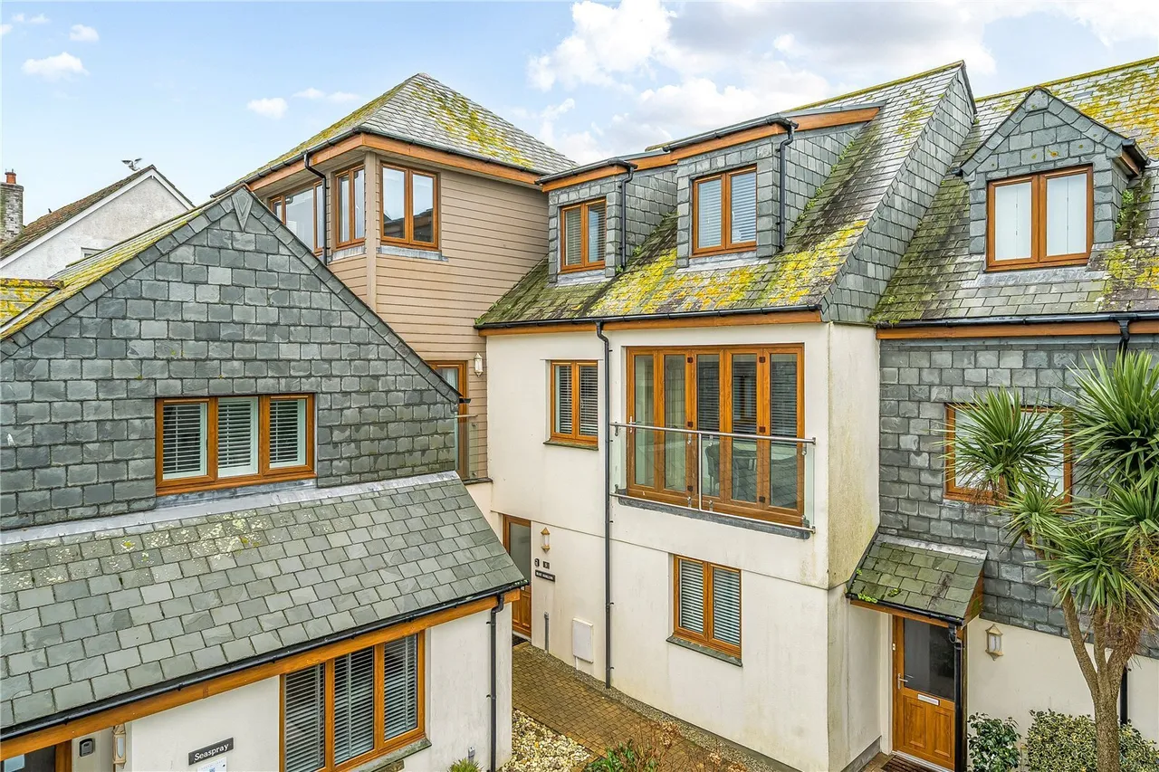4 bed house for sale, Castle Rock, Port Isaac, PL29