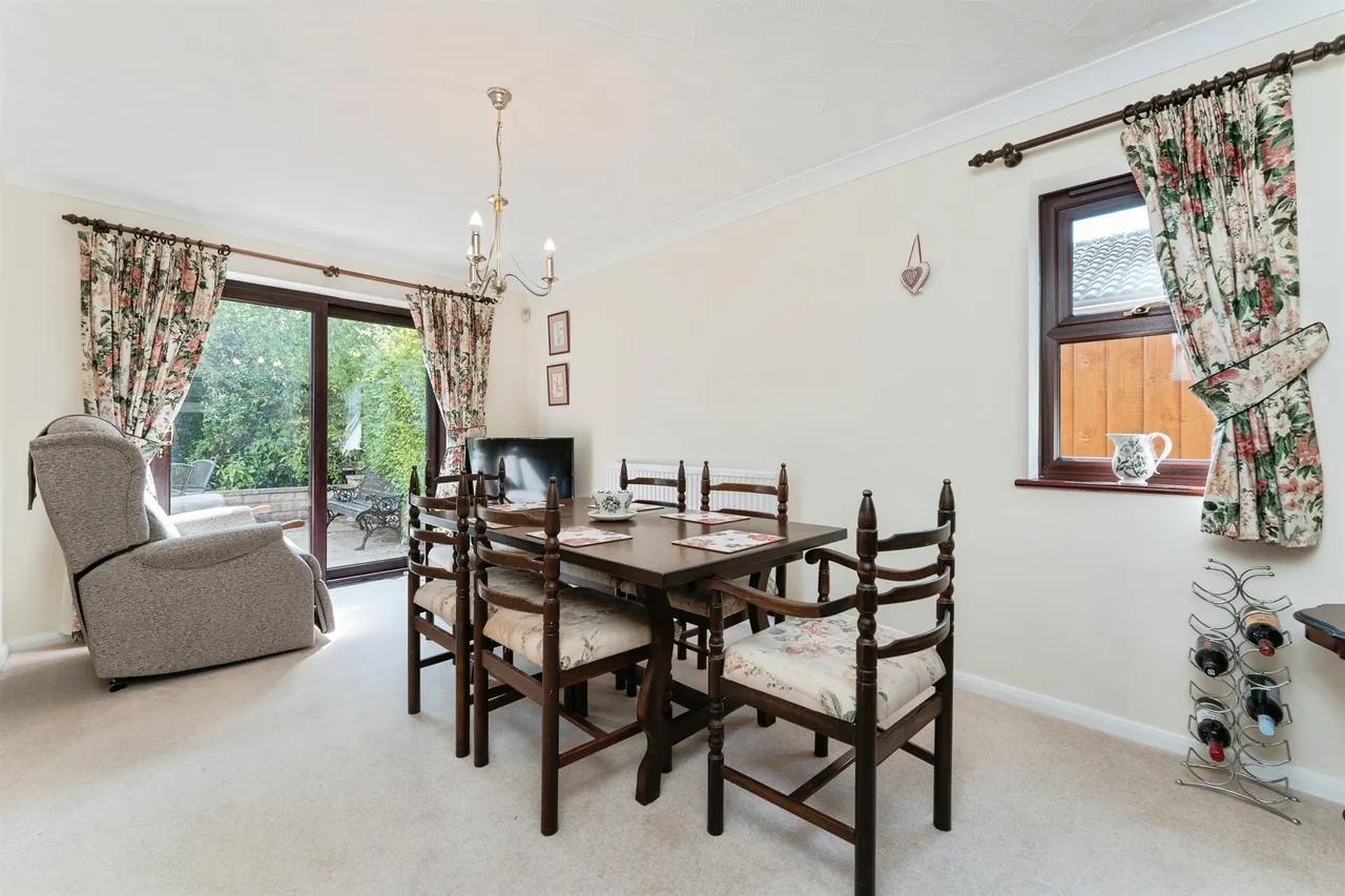 Hillside Road, March, photo 9