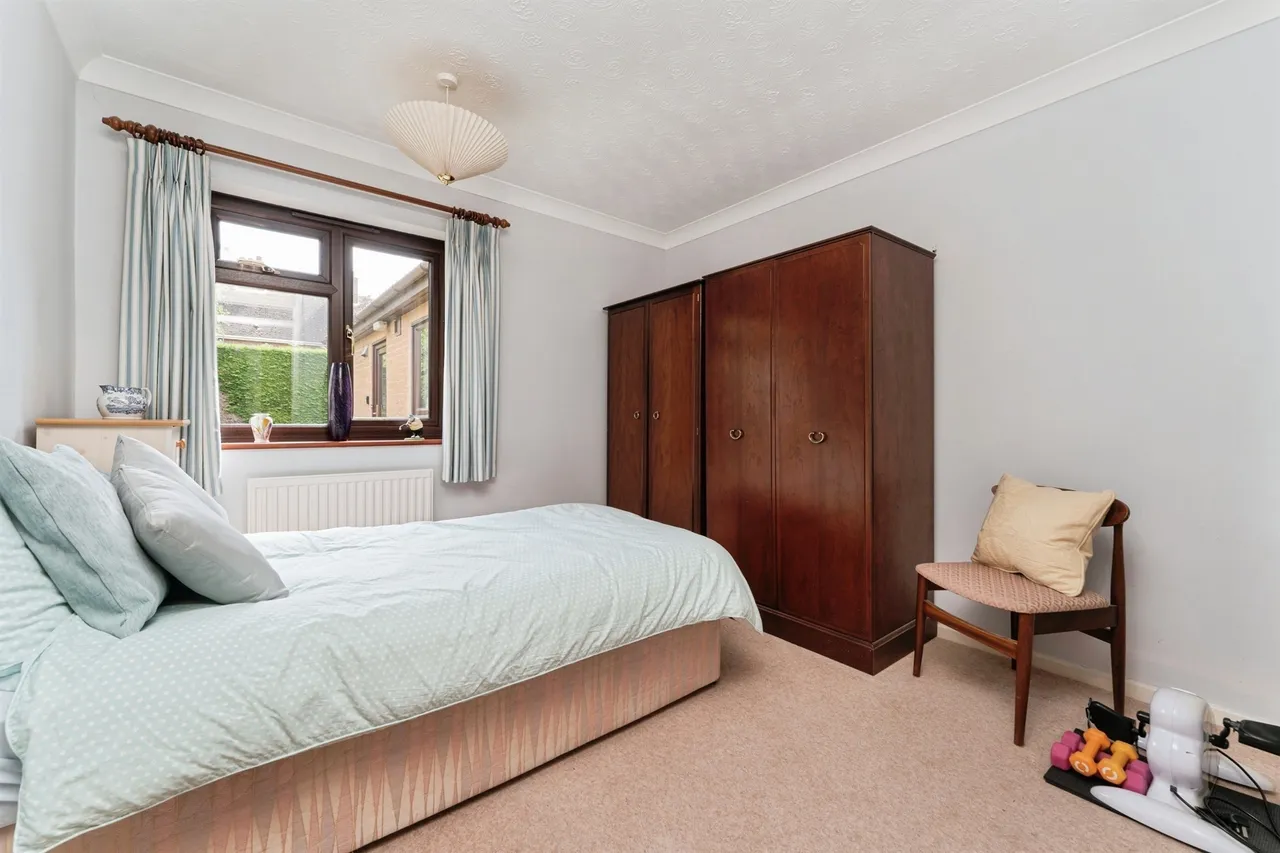 Hillside Road, March, photo 12
