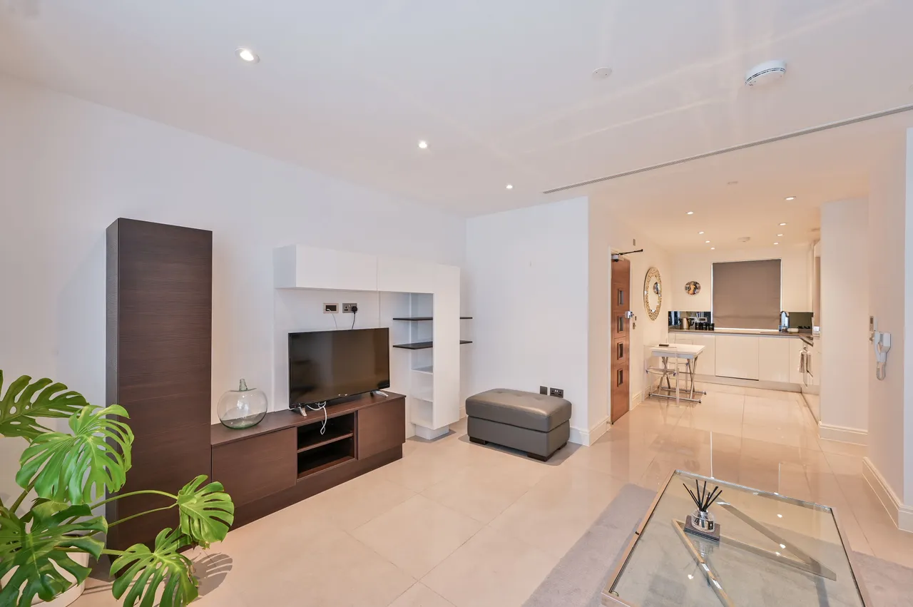 Flat 2, Willow House, London, photo 10