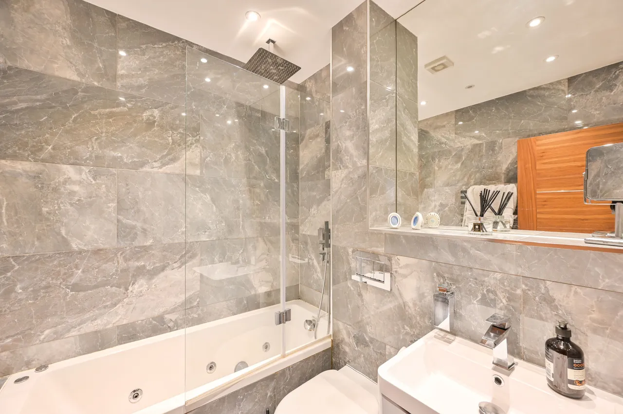 Flat 2, Willow House, London, photo 5