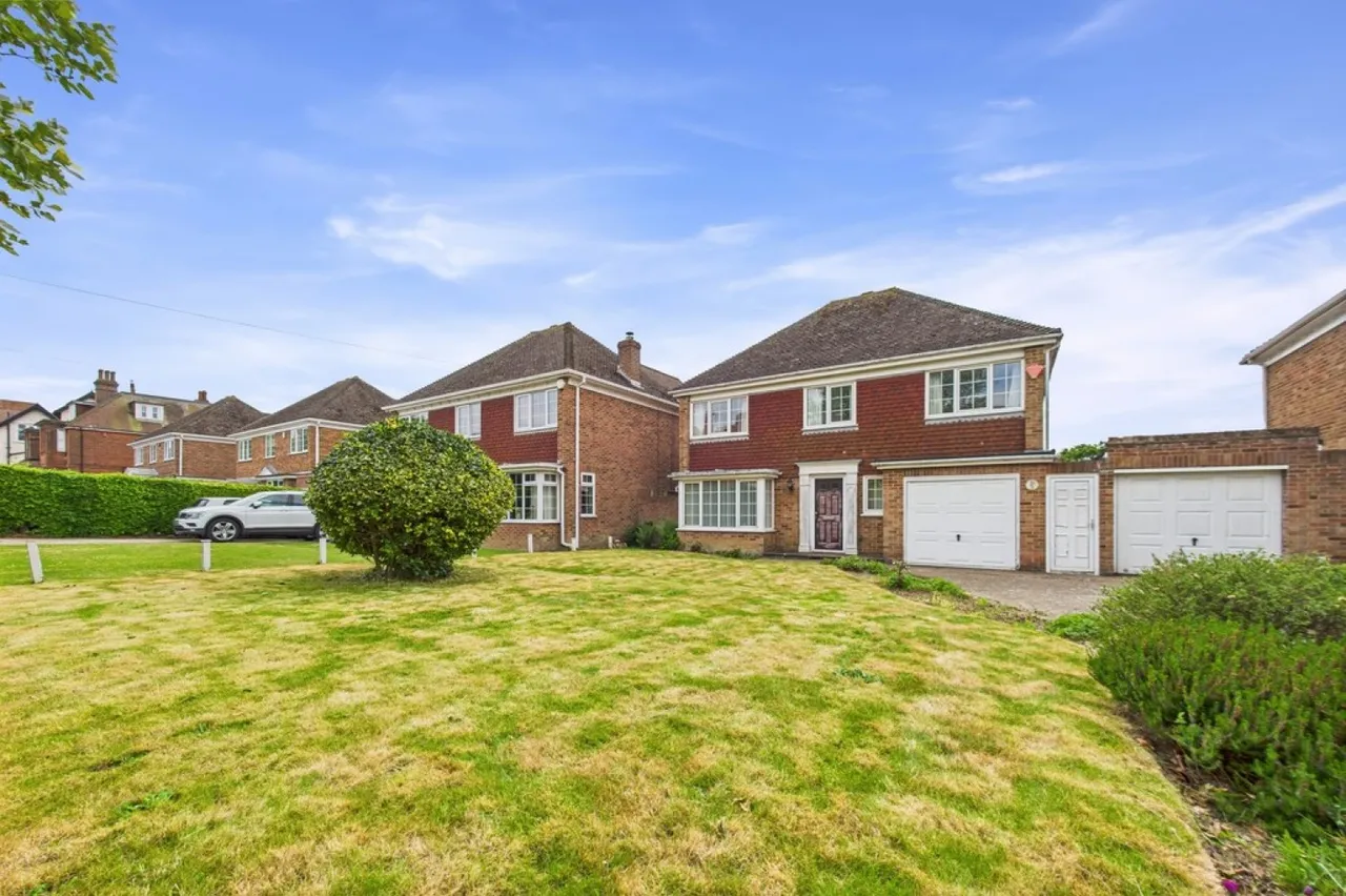 4 bed house for sale — Grimston Avenue, Folkestone