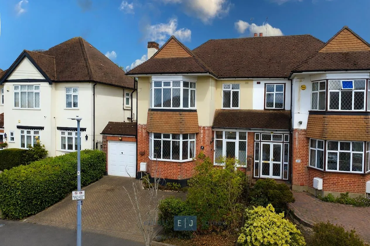 4 bed house for sale — Hilltop, Loughton