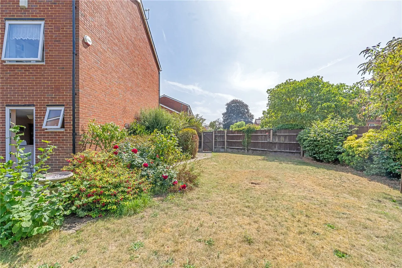Jillian Close, Hampton, TW12 2NX, photo 12