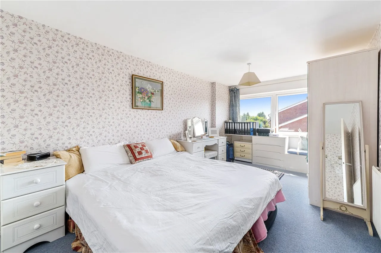 Jillian Close, Hampton, TW12 2NX, photo 10
