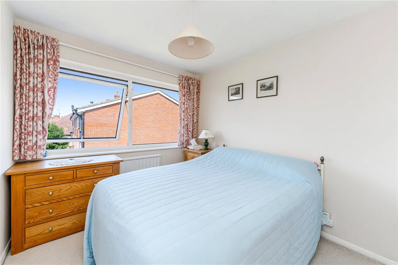Jillian Close, Hampton, TW12 2NX, photo 11