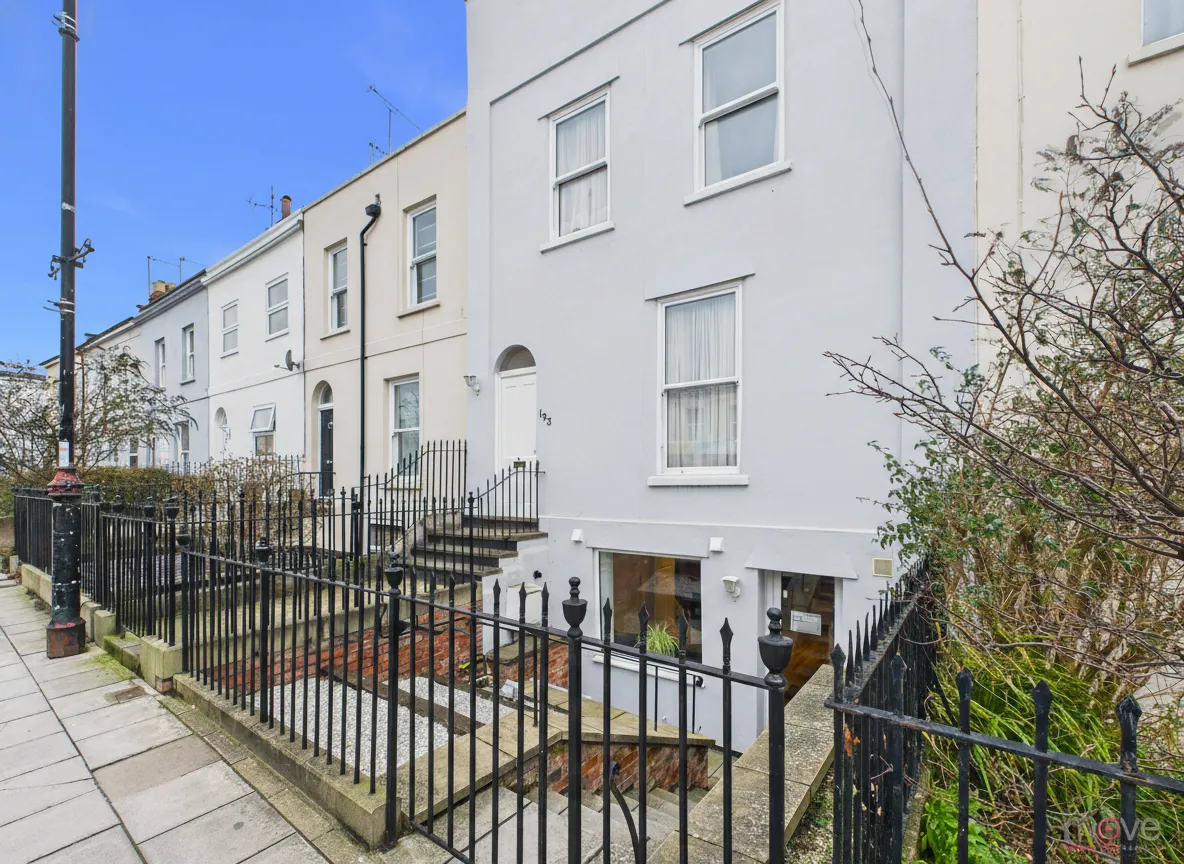 4 bed house for sale — Bath Road, Cheltenham, GL53 7LZ