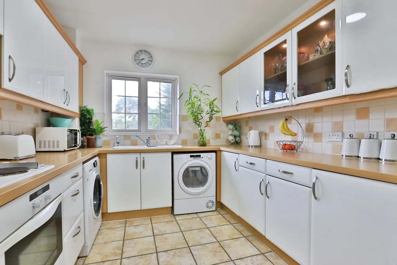 Holdenhurst Road, Bournemouth, BH8, photo 11