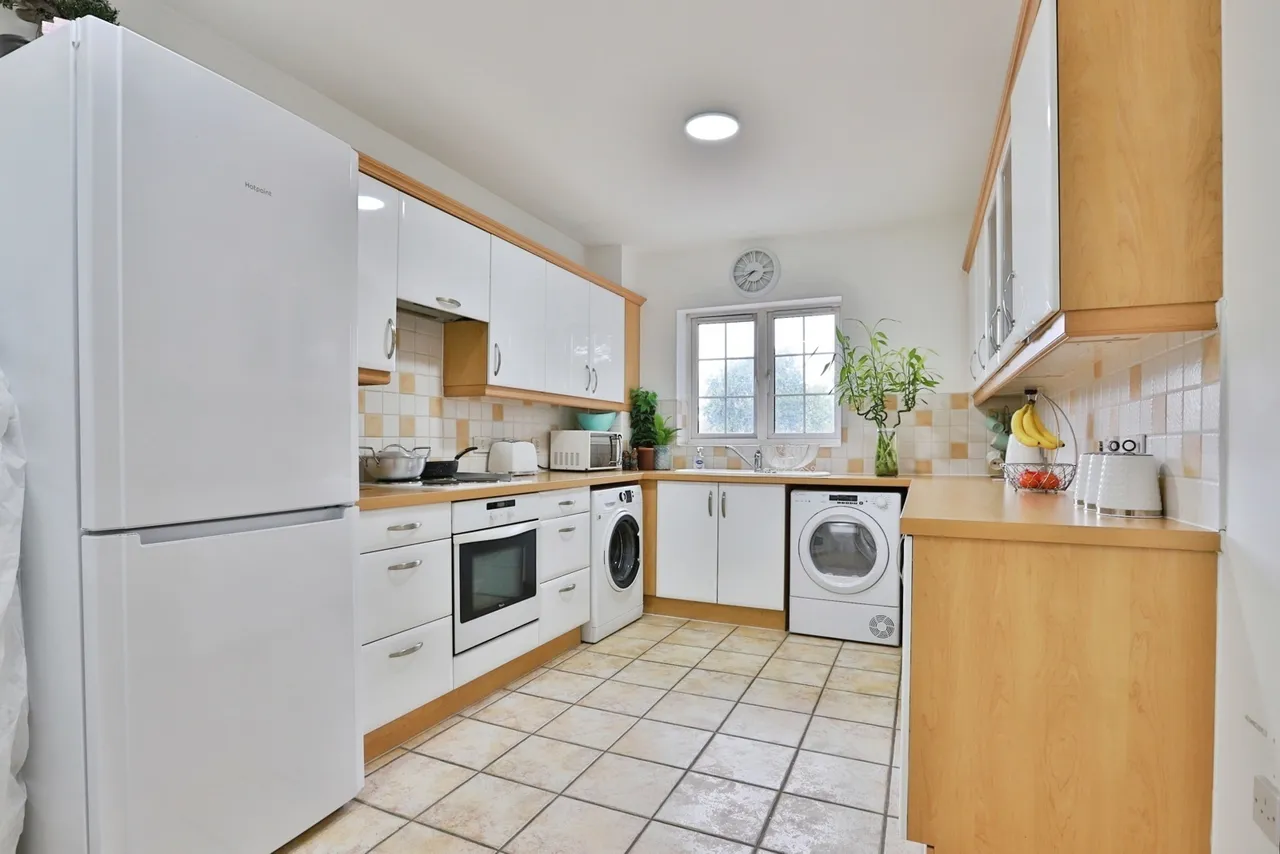 Holdenhurst Road, Bournemouth, BH8, photo 3
