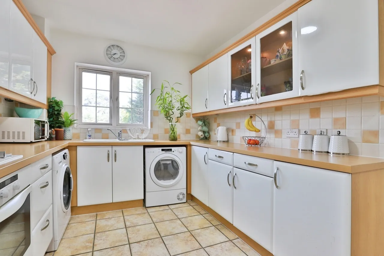 Holdenhurst Road, Bournemouth, BH8, photo 10