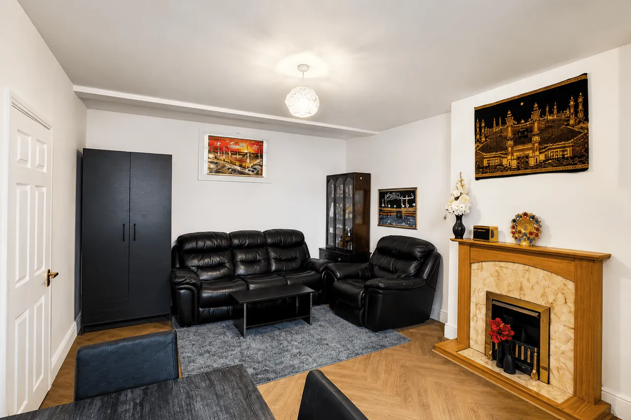 Hornchurch, RM11, photo 14