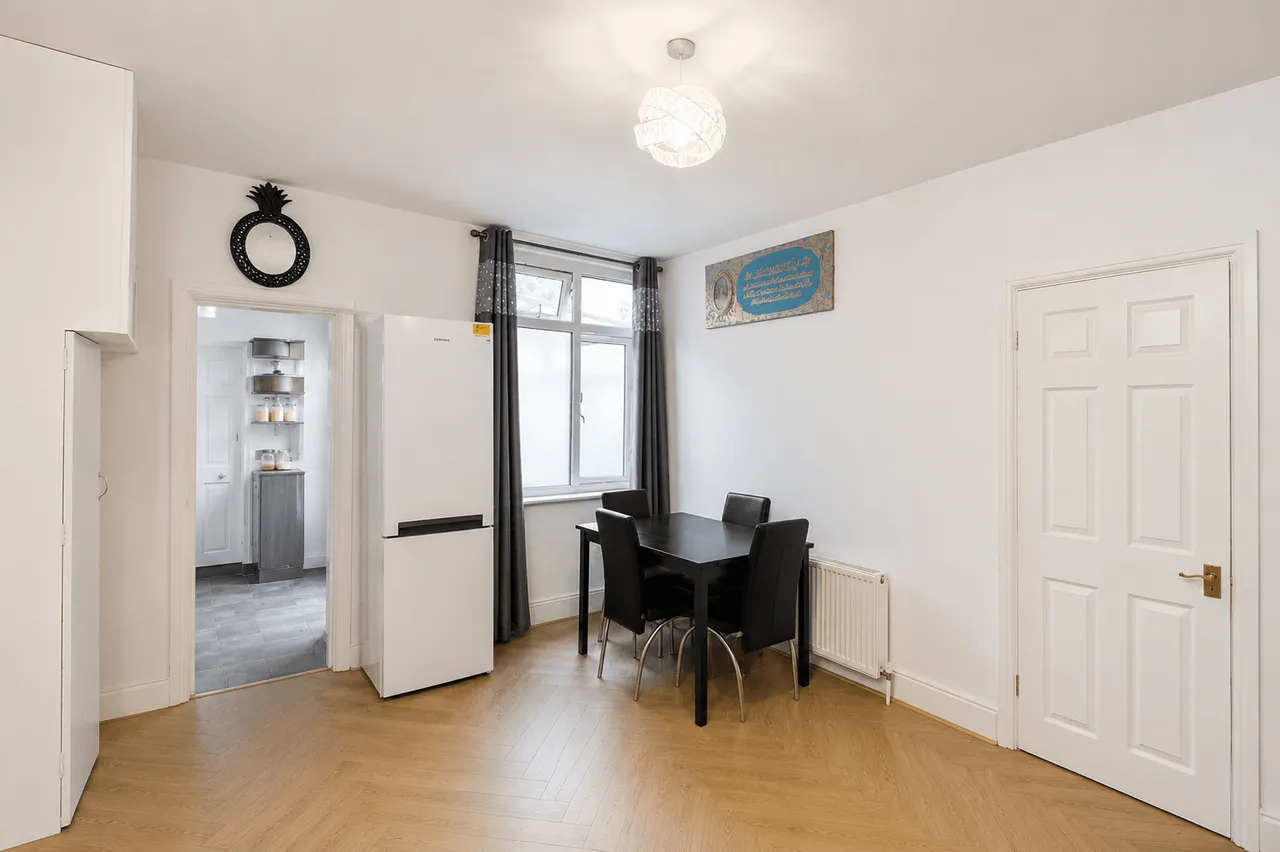 Hornchurch, RM11, photo 16