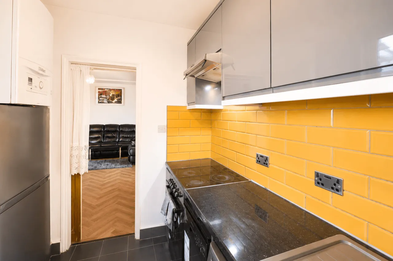 Hornchurch, RM11, photo 9