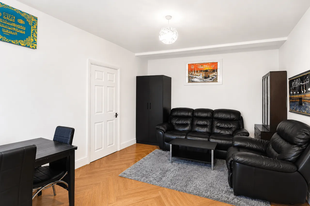 Hornchurch, RM11, photo 15