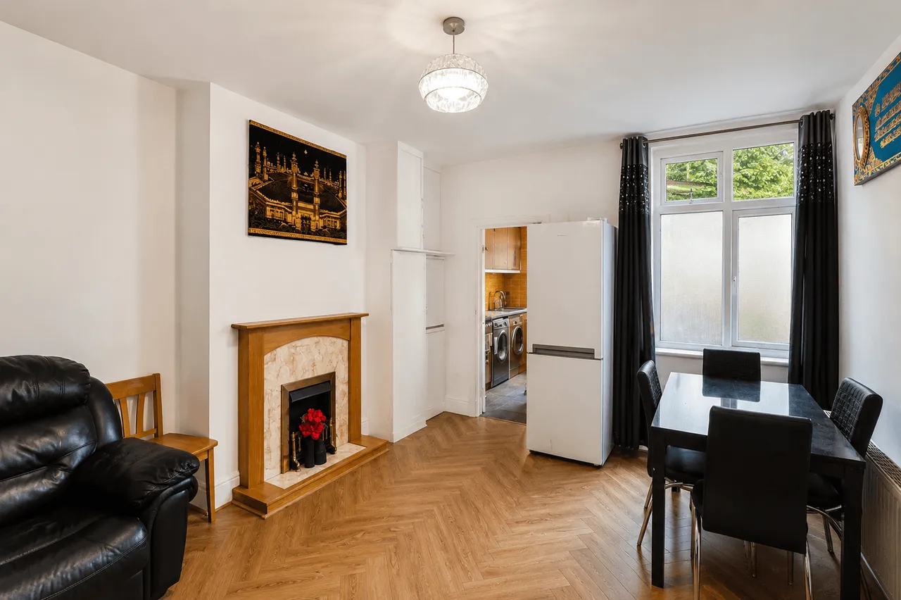 Hornchurch, RM11, photo 13