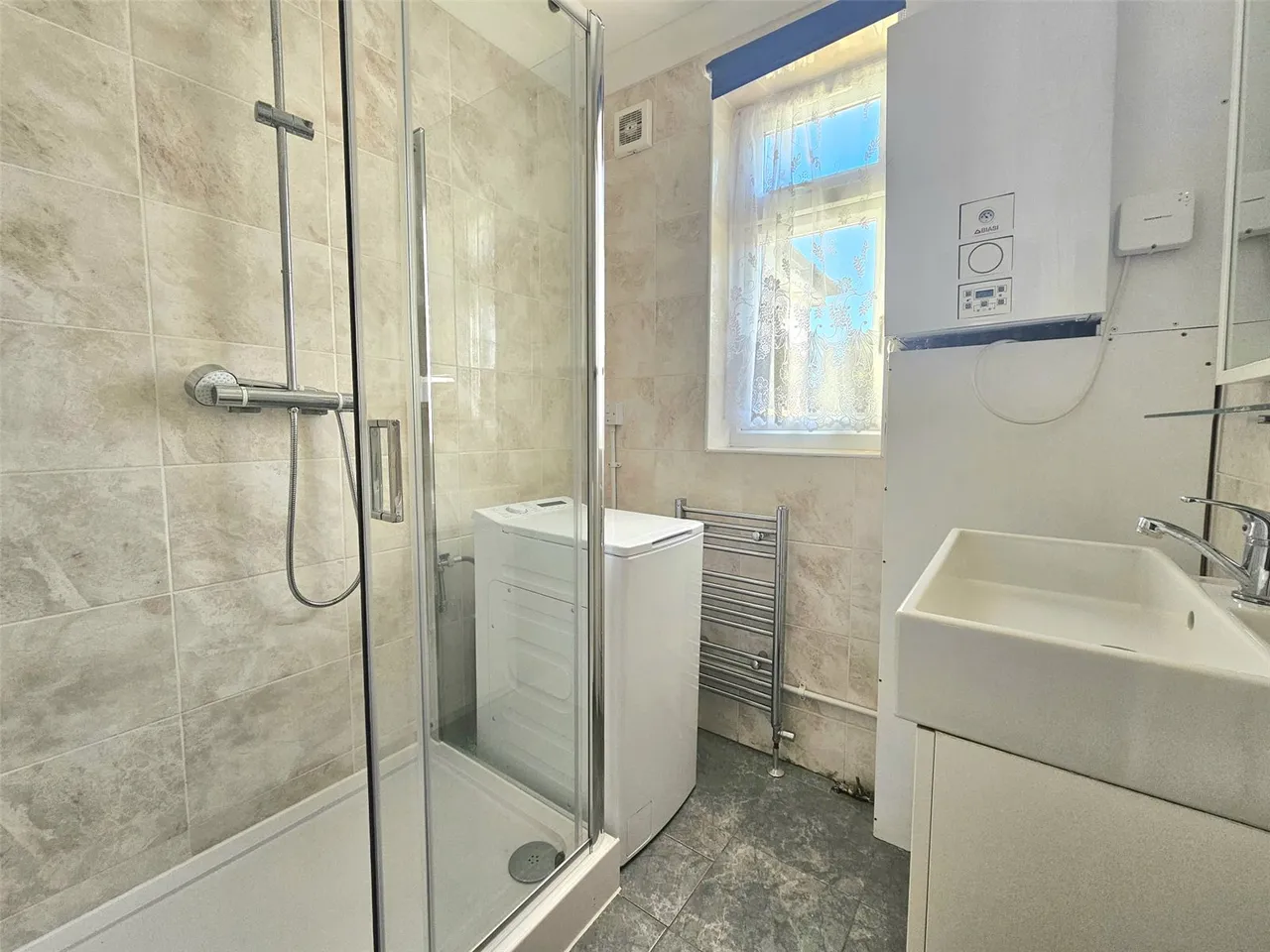 North Street, Hornchurch, RM11, photo 4
