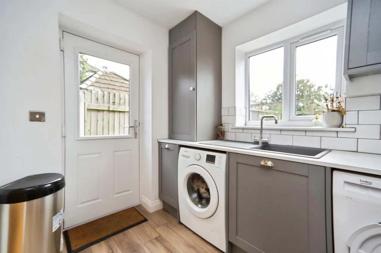 New York Lane, Rawdon, LS19, photo 9