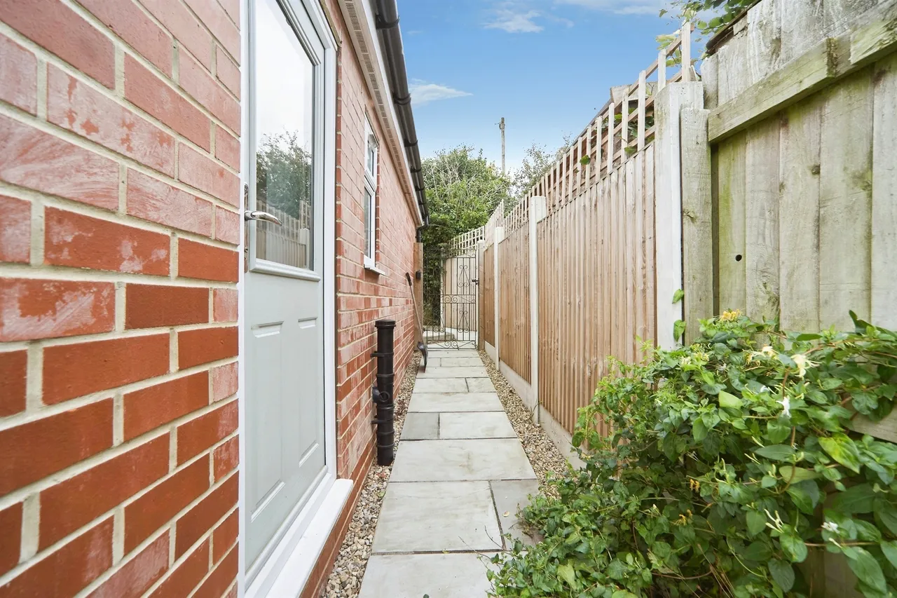 New York Lane, Rawdon, LS19, photo 20