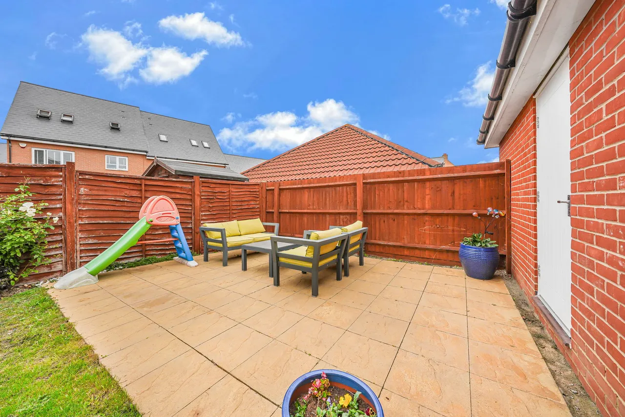 Dulwich Avenue, Dunton Fields, SS15, photo 25